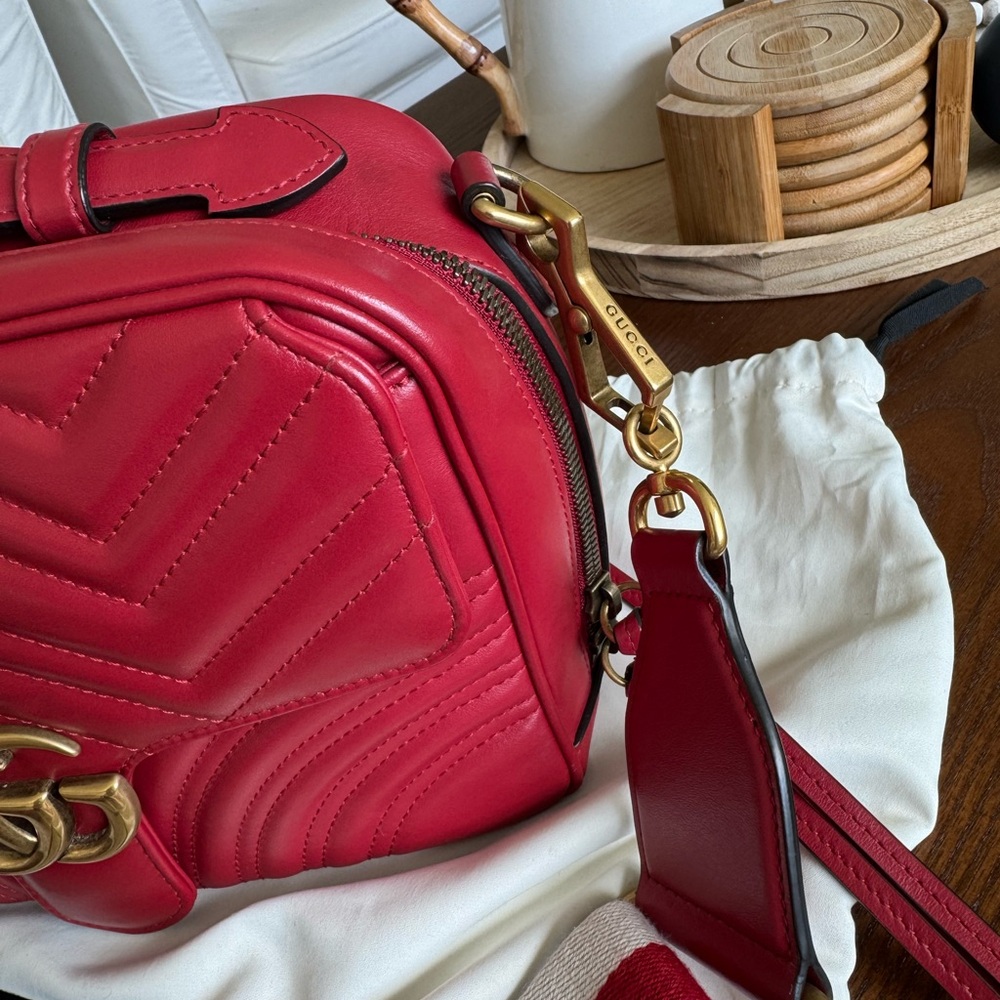 Gucci Red Crossbody Bag with Chevron Quilting - Picture 11 of 16